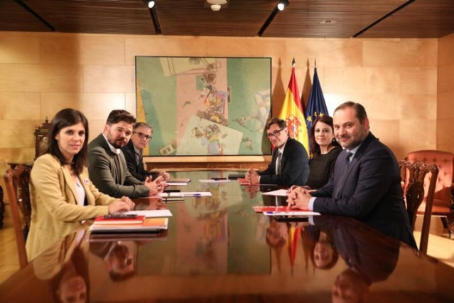 Termina la segunda reunión negociadora entre PSOE y ERC tras más de dos horas y media de reunión