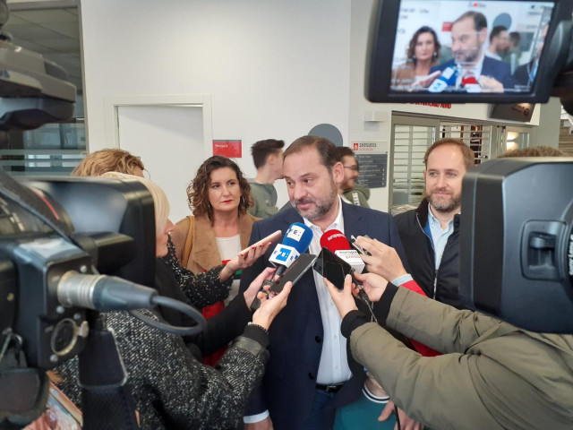 El ministro de Fomento en funciones y cabeza de lista del PSOE al Congreso por Valencia, José Luis Ábalos, en el 10N