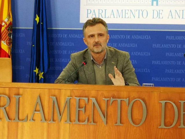 El portavoz parlamentario de los socialistas andaluces, José Fiscal, en rueda de prensa este miércoles