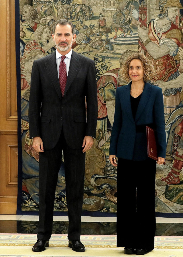 El rey Felipe VI y la presidenta del Congreso, Meritxell Batet, durante la audiencia hoy en el Palacio de La Zarzuela