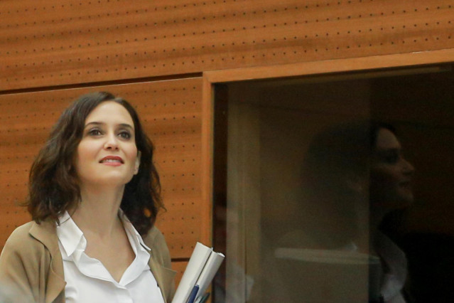 La presidenta de la Comunidad de Madrid, Isabel Díaz Ayuso, llega a la Asamblea de Madrid