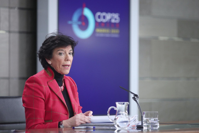La ministra Portavoz, y de Educación y Formación Profesional en funciones, Isabel Celaá, comparece ante los medios de comunicación, tras la reunión del Consejo de Ministros en Monclo, a 5 de diciembre de 2019.