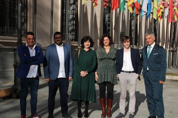 De izquierda a derecha, Carles Mulet (Compromís),Vicenç Vidal (Més per Mallorca), Pilar González (Adelante Andalucía), Sara Vilà (Catalunya en Comú Podem), Eduardo Fernández (Más Madrid) y Koldo Martínez (Geroa Bai).