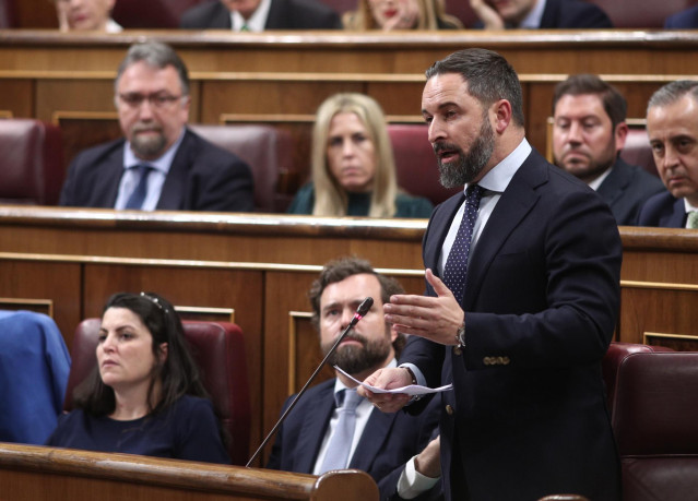 El presidente de Vox, Santiago Abascal, durante su intervención tras jurar la Constitución durante la sesión de constitución de las Cortes para la XIV Legislatura en el Congreso de los Diputados, Madrid (España), a 3 de diciembre de 2019.
