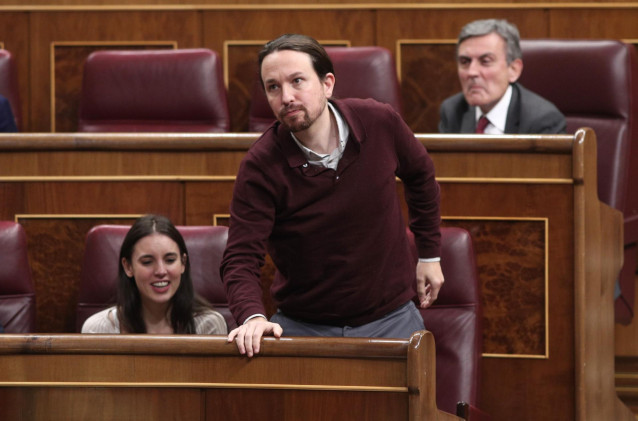 El secretario general de Unidas Podemos, Pablo Iglesias, jura acatar la Constitución durante la sesión de constitución de las Cortes para la XIV Legislatura en el Congreso de los Diputados, Madrid (España), a 3 de diciembre de 2019.