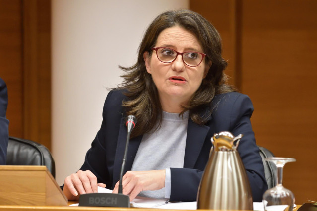 Oltra comparece en la comisión de Igualdad de Les Corts