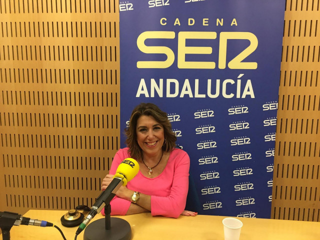 La secretaria general del PSOE-A, Susana Díaz, durante la entrevista en la Cadena Ser
