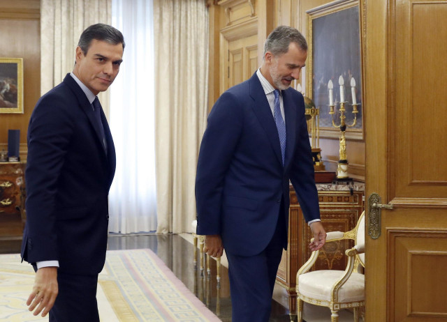 El presidente del Gobierno en funciones, Pedro Sánchez, a su llegada al Palacio de la Zarzuela, donde es recibido en audiencia por el rey Felipe VI.