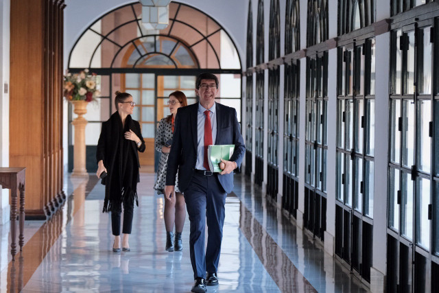 El vicepresidente de la Junta y consejero de Turismo, Regeneración, Justicia y Administración Local, Juan Marín, en el Parlamento andaluz. (Foto de archivo).