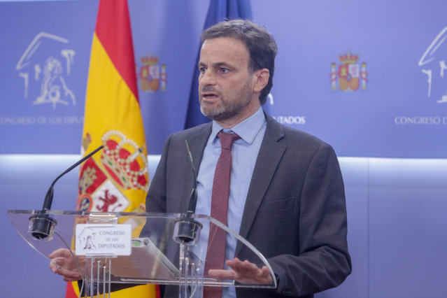 El diputado de En Comú Podem Jaume Asens Llodrá ofrece una rueda de prensa en el Congreso de los Diputados tras su consulta con el Rey sobre una posible investidura de Pedro Sánchez, en Madrid (España), a 11 de diciembre de 2019