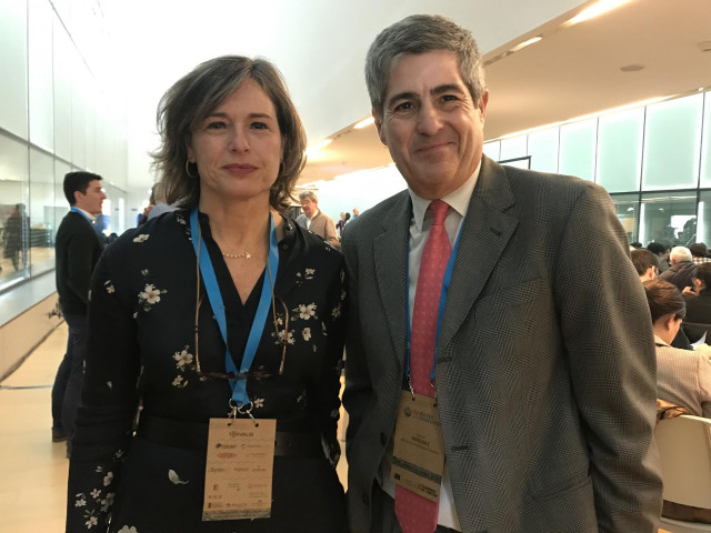 El director general del Agua del Gobierno de España, Manuel Menéndez, y la presidenta de la CHE, María Dolores Pascual.