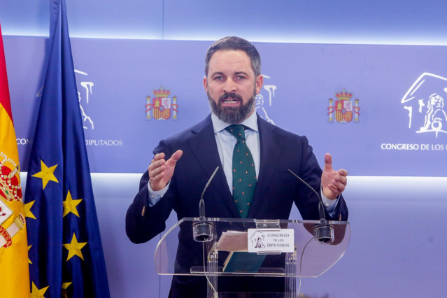 El presidente de Vox, Santiago Abascal, en  rueda de prensa en el Congreso de los Diputados tras su consulta con el Rey