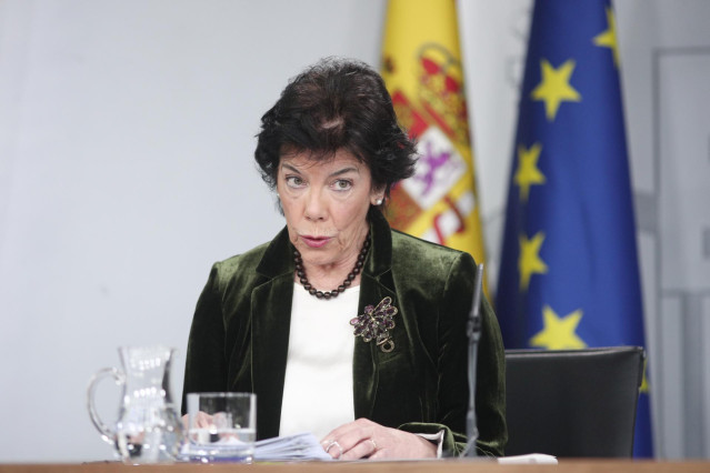 La ministra Portavoz, y de Educación y Formación Profesional en funciones, Isabel Celaá, durante su comparecencia ante los medios de comunicación, tras la reunión del Consejo de Ministros en Moncloa celebrado dos días después de la propuesta formal del Re