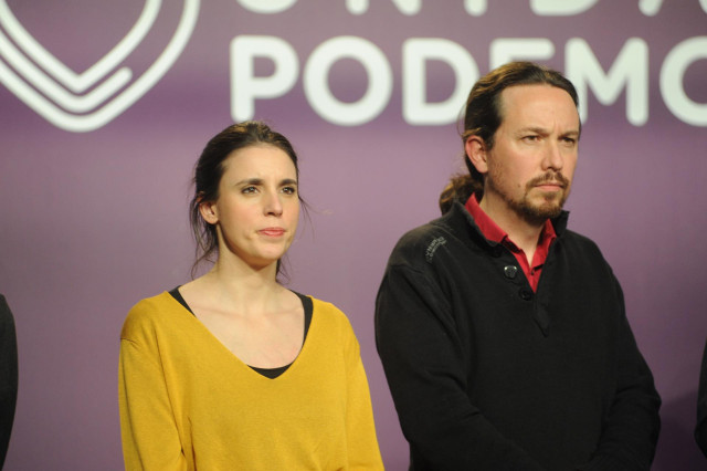 La portavoz de Unidas Podemos, Irene Montero y el secretario general de Podemos, Pablo Iglesias, durante la noche electoral del 10N