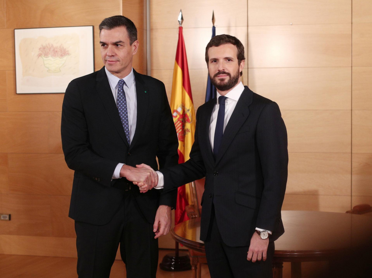 Pedro Su00e1nchez con Pablo Casado diciembre 2019