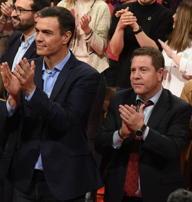 Pedro Sánchez y Emiliano García-Page.