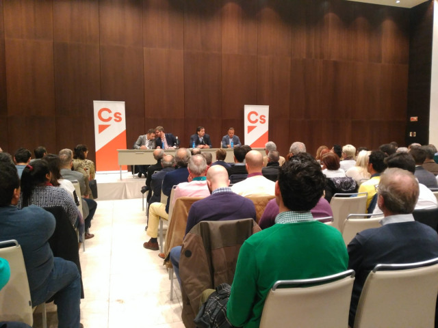 Asamblea informativa de la Comisión Gestora de Cs celebrada en Sevilla