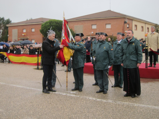 El ministro del Interior, Fernando Grande-Marlaska, jura bandera en la Academia de la Guardia Civil de Baeza