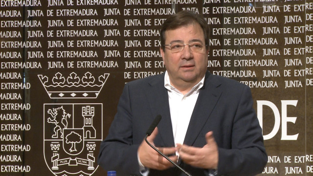 Vara en rueda de prensa para informar sobre la conversación con Pedro Sánchez