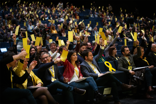 La portavoz de ERC, Marta Vilalta, el vicepresidente de la Generalitat, Pere Aragonès, el presidente del Parlament, Roger Torrent y la consellera de Justicia, Ester Capella, en el 28 Congreso de ERC a 21 de diciembre de 2019