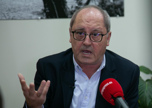 El secretario de Organización del PSOE-A, Juan Cornejo, durante la entrevista con Europa Press