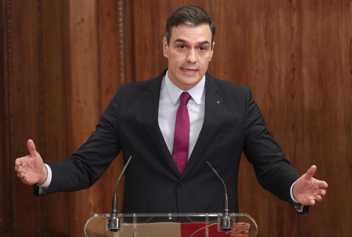 El presidente del Gobierno en funciones, Pedro Sánchez, durante su intervención en el acto de presentación del programa de Gobierno del PSOE y Unidas Podemos, en el Congreso de los Diputados, Madri