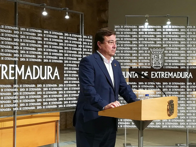 Fernández Vara en rueda de prensa para abrir el año 2020