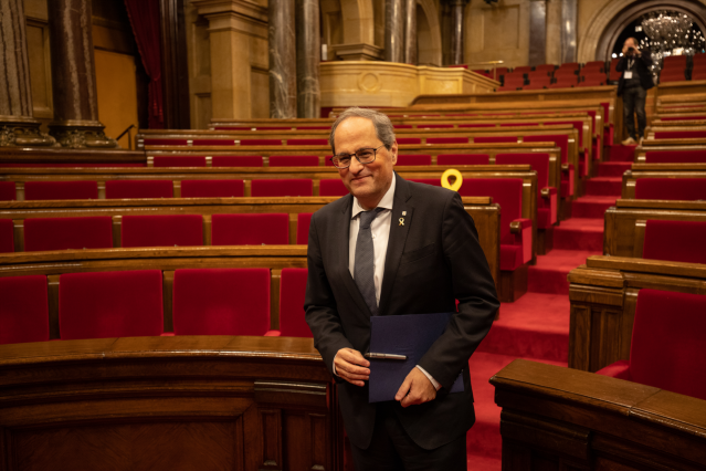 El presidente de la Generalitat, Quim Torra, durante el pleno extraordinario en el Parlament de Catalunya tras la decisión de la Junta Electoral a 4 de enero de 2020