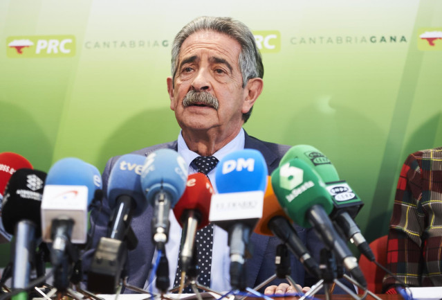 El secretario general del PRC, Miguel Ángel Revilla, en rueda de prensa para informar sobre la situación del partido tras el 'NO' a la investidura de Sánchez el pasado 7 de enero, en Santander /Cantabria (España), a 9 de enero de 2020.