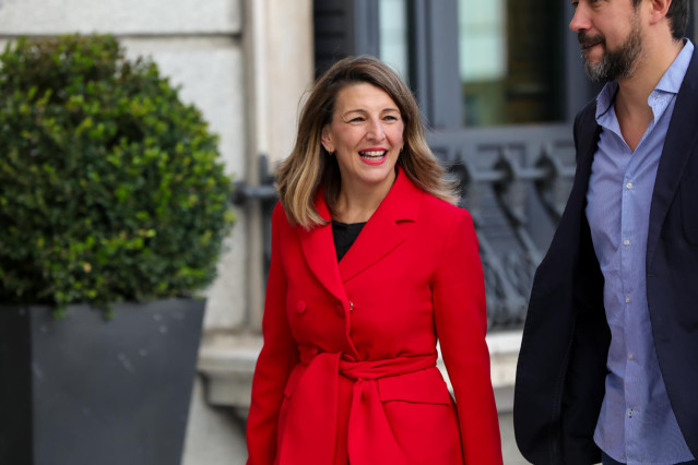La diputada de Galicia en Común por Pontevedra, Yolanda Díaz llega al Congreso de los Diputados para la segunda votación para la investidura del candidato socialista a la Presidencia del Gobierno en la XIV Legislatura, en Madrid (España), a 7 de enero de