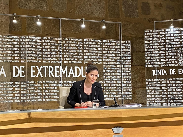 La portavoz de la Junta de Extremadura, Isabel Gil Rosiña