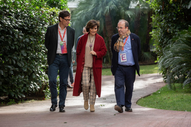 (I-D) El Secretario de organización del PSC, Salvador Illa, la vicepresidenta en funciones, Carmen Calvo, y el primer Secretario del PSC, Miquel Iceta, en Barcelona a 14 de diciembre de 2019