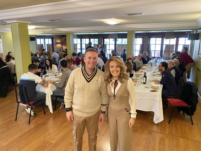 La portavoz del PP en la Junta General, Teresa Mallada, participa en la comida anual del PP de Aller