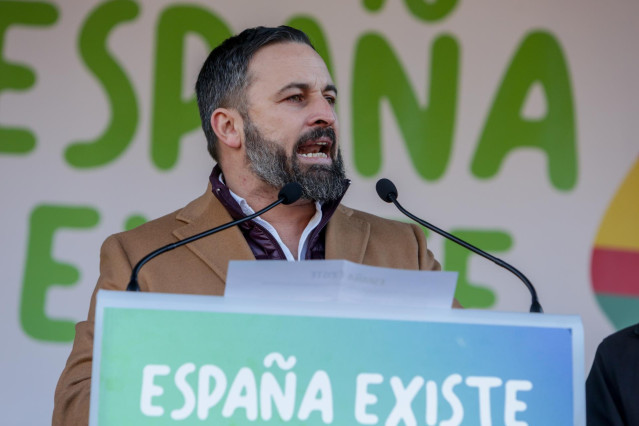 El presidente de Vox, Santiago Abascal, durante su intervención en la concentración convocada por la plataforma 'España Existe' frente al Ayuntamiento de Madrid