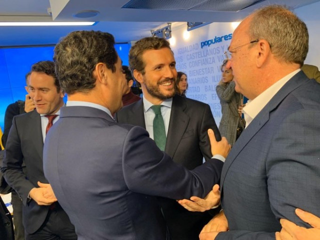 Monago con Pablo Casado en la Junta Directiva Nacional
