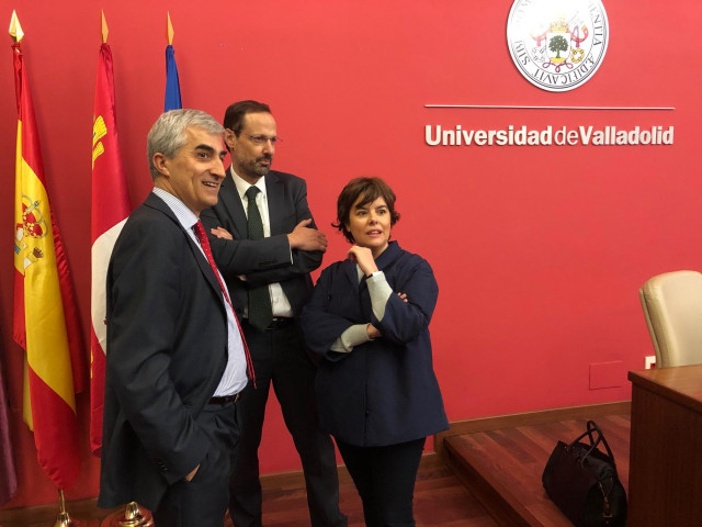 Sáenz de Santamaría afirma que será el Gobierno el que deba 