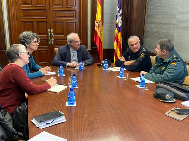 El delegado del Gobierno en funciones, Ramon Morey, durante la reunión con los jefes policiales.