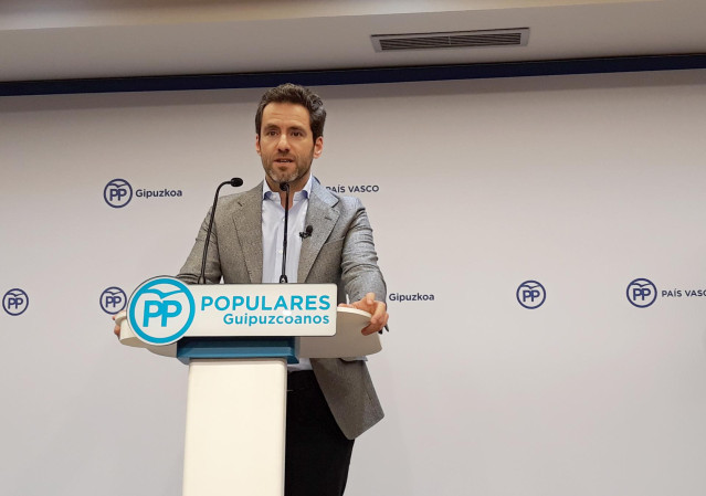 El hasta ahora portavoz del Partido Popular en el Parlamento vasco, Borja Sémper, en rueda de prensa tras anunciar que abandona la vida política, en San Sebastián