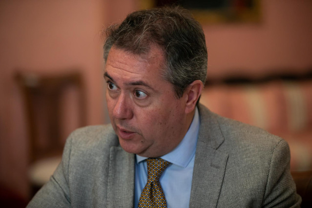 El Alcalde de Sevilla, Juan Espada,  durante su entrevista con Europa Press.