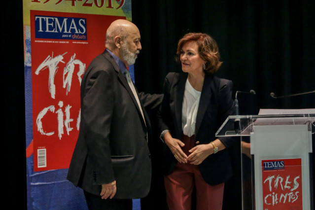 José Félix Tezanos, presidnete del CIS, con  la vicepresidenta Carmen Calvo