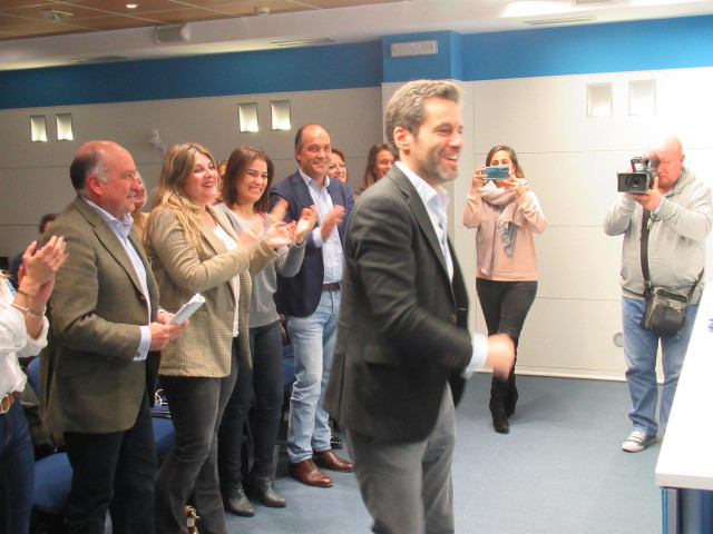 Borja Sémper es aplaudido en su despedida por el Comité Ejecutivo del PP vasco