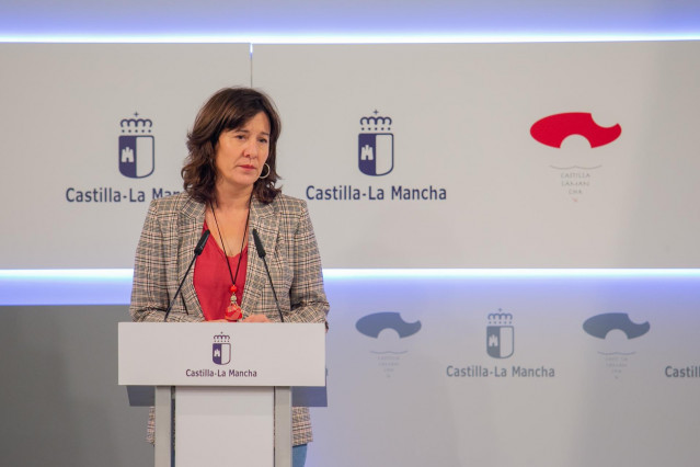 La consejera portavoz del Gobierno de C-LM, Blanca Fernández, en rueda de prensa