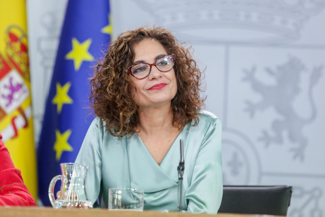 La ministra de Hacienda y Portavoz del Gobierno, María Jesús Montero comparece ante los medios de comunicación tras la segunda reunión del Consejo de Ministros del Gobierno de coalición del PSOE y Unidas Podemos y última celebrada en viernes en Moncloa, e