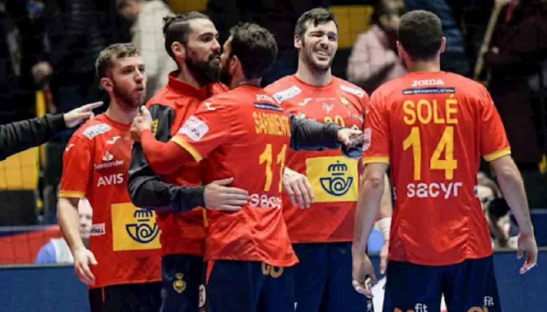 Laseleccinespaoladebalonmanocelebranunavictoria RFEBM BERMEJO