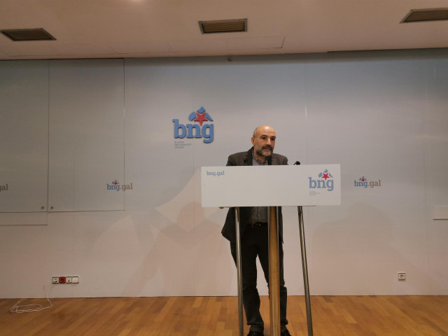 El diputado del BNG en el Congreso, Néstor Rego, en una rueda de prensa.