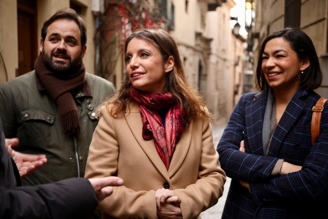 El presidente regional del PP, Paco Núñez, la presidenta del Comité de Derechos y Garantías del PP, Andrea Levy, y la portavoz municipal del PP, Claudia Alonso, en Toledo.