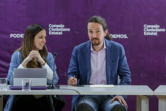 El secretario general de Podemos y vicepresidente de Derechos Sociales y Agenda 2030 del Gobierno, Pablo Iglesias, y la portavoz adjunta de Unidas Podemos en el Congreso, Ione Belarra, durante la reunión del Consejo Ciudadano Estatal (CCE) de Podemos dond