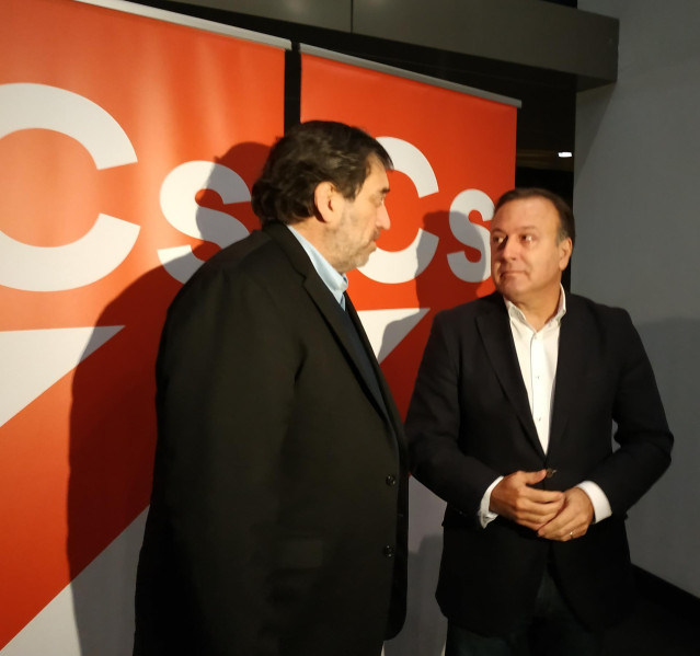 El presidente de la gestora de Cs, Manuel García Bofill, y el portavoz adjunto de la Comisión Gestora de Cs, Joan Mesquida, en Logroño