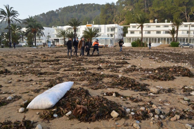 La consellera de Presidencia, Pilar Costa, visita Sant Joan (Ibiza), municipio afectado por la borrasca 'Gloria'.