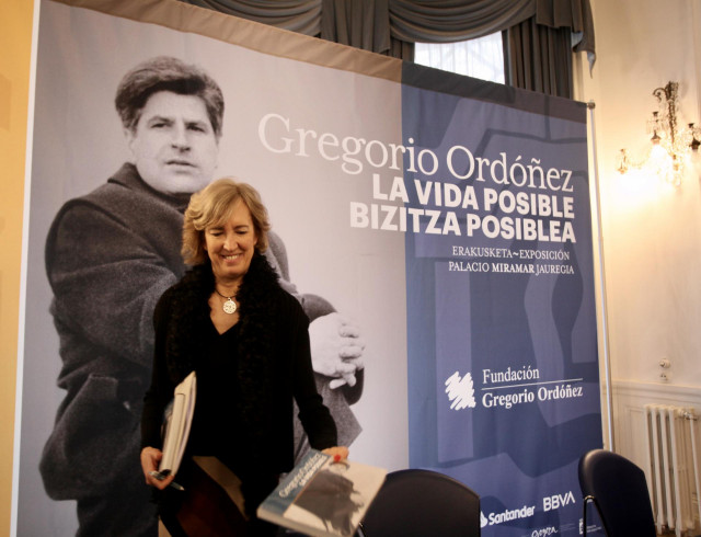 La viuda de Gregorio Ordóñez y presidenta de la 'Fundación Gregorio Ordóñez Fenollar',  Ana Iribar, en la presentación de la exposición que conmemora el 25 aniversario del asesinato de su marido, por la organización terrorista ETA